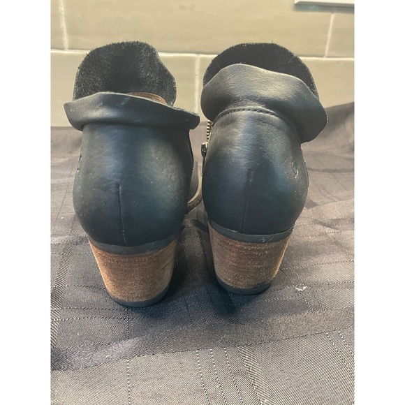 Born Black Leather Ankle Booties Side Zip Comfortable Block Heel Size 11 - Picture 5 of 8